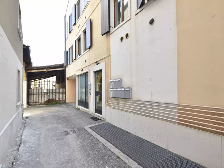 Immagine 3 di Ufficio in vendita  in Via Roma 48 a Bussolengo