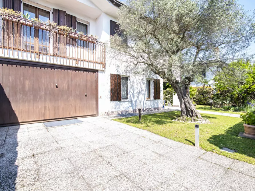 Immagine 29 di Casa bifamiliare in vendita  in Via Campolongo a Due Carrare