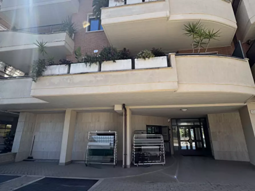 Immagine 5 di Negozio in vendita  in Viale Gianluigi Bonelli a Roma