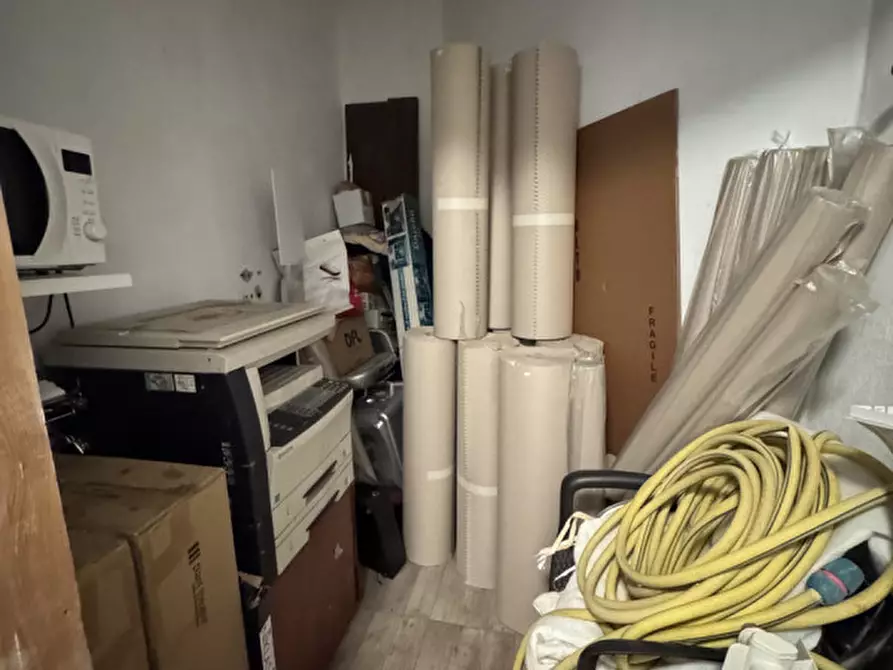 Immagine 8 di Negozio in vendita  in Viale Gianluigi Bonelli a Roma