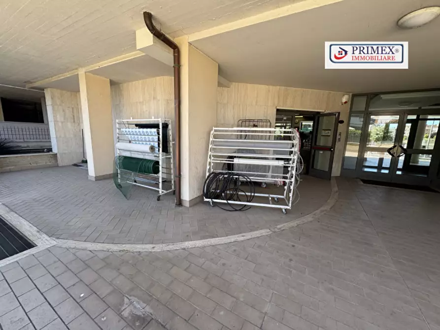 Immagine 22 di Negozio in vendita  in Viale Gianluigi Bonelli a Roma