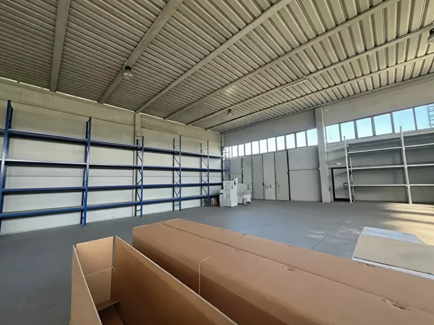Immagine 2 di Capannone industriale in vendita  in Largo Europa a Poiana Maggiore