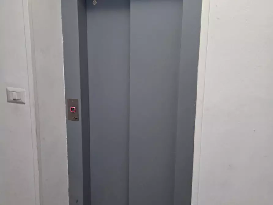 Immagine 4 di Appartamento in vendita  in via traversa basile a Reggio Di Calabria