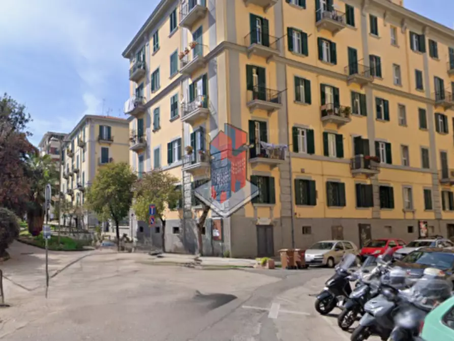 Immagine 1 di Appartamento in vendita  in VOMERO - NUDA PROPRIETA' a Napoli