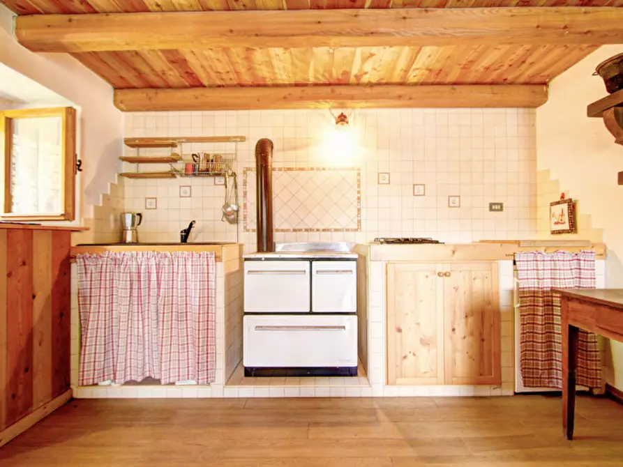 Immagine 8 di Rustico / casale in vendita  in Località Tres a Spiazzo