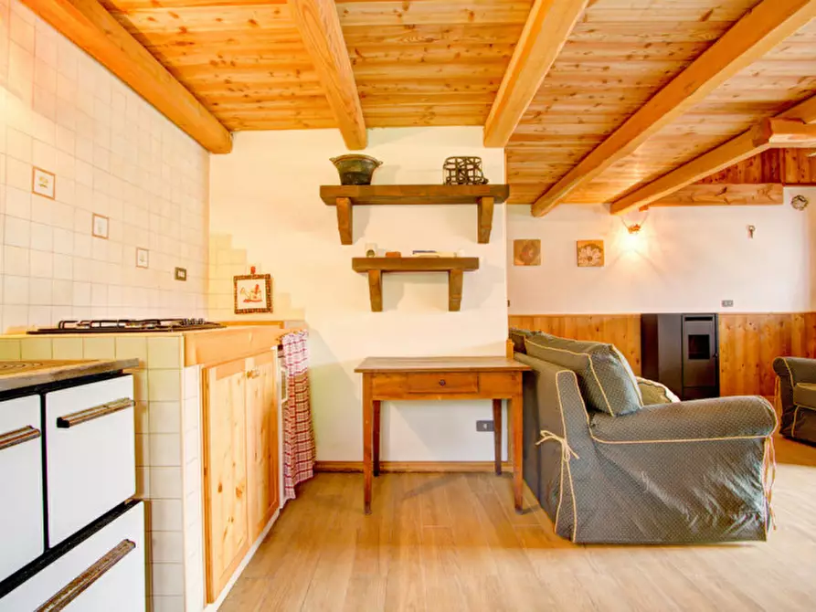 Immagine 10 di Rustico / casale in vendita  in Località Tres a Spiazzo