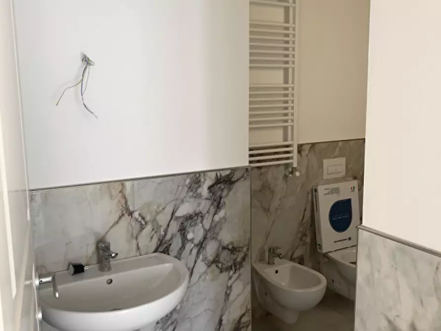 Immagine 15 di Appartamento in vendita  in VIA CASSIA a Firenze