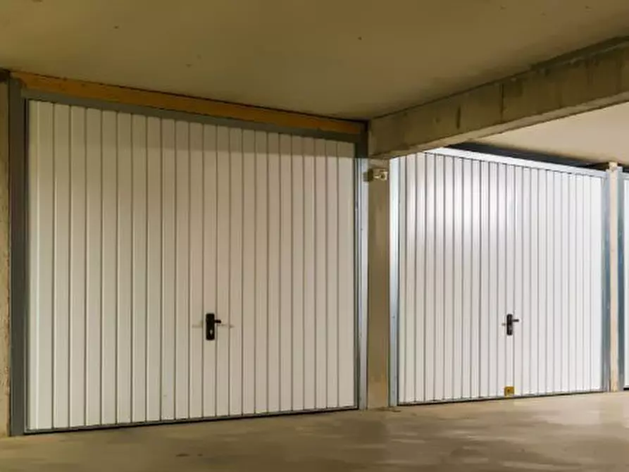 Immagine 2 di Garage in vendita  in Via Duca degli Abruzzi a San Remo