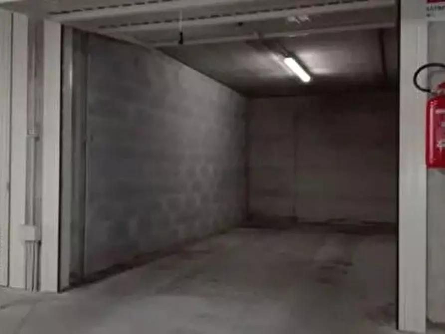 Immagine 3 di Garage in vendita  in Via Duca degli Abruzzi a San Remo