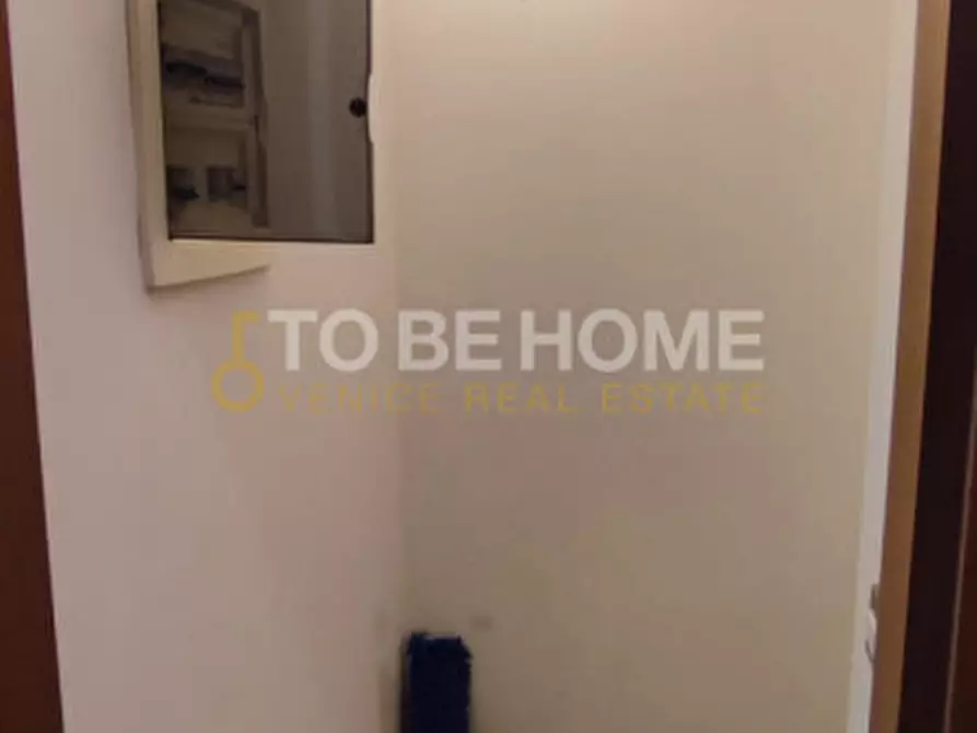 Immagine 1 di Attività commerciale in vendita  in Via Giorgio Rizzardi 97 a Venezia