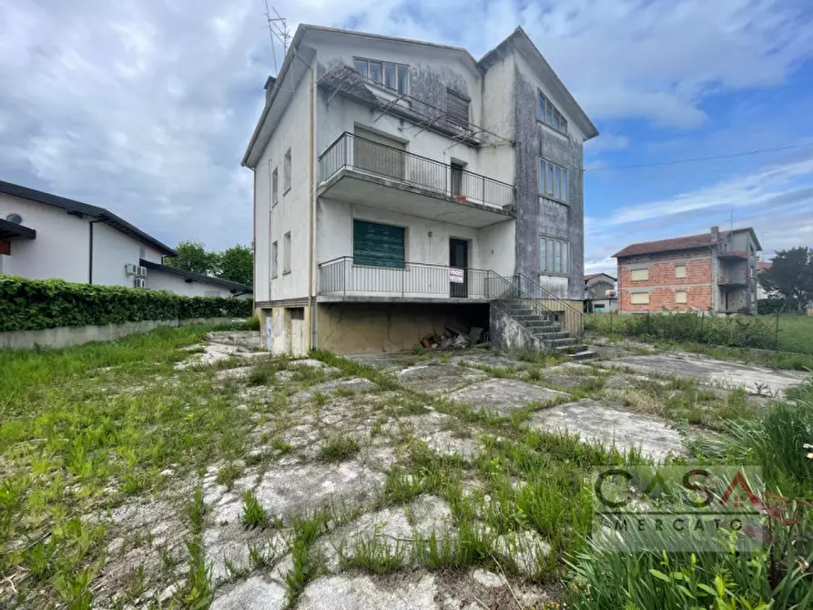 Immagine 4 di Rustico / casale in vendita  in Via Celso Costantini a Zoppola