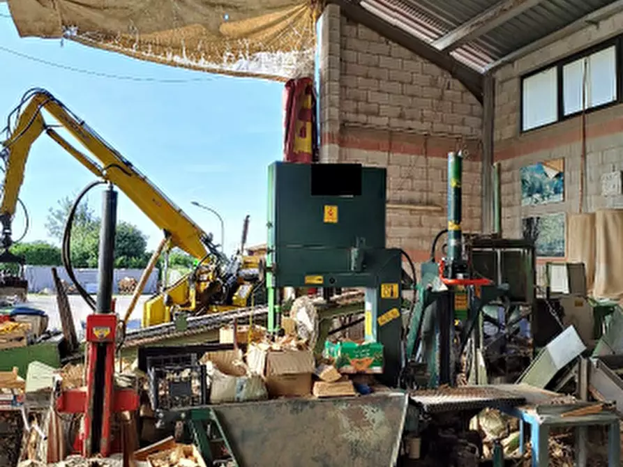 Immagine 4 di Magazzino in vendita  in Via degli Alpini a Arcade