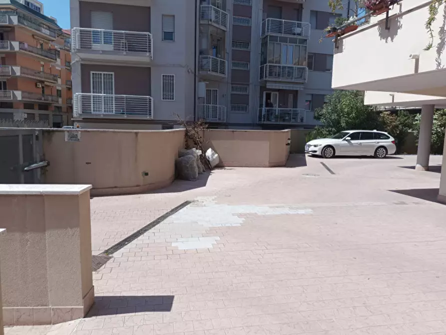 Immagine 4 di Posto auto in vendita  in Via Bardet 54 a Pescara