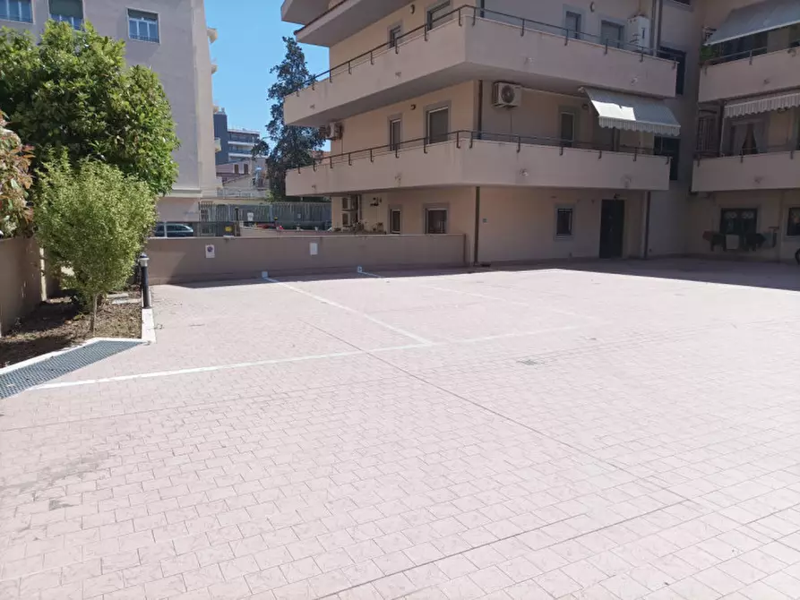 Immagine 7 di Posto auto in vendita  in Via Bardet 54 a Pescara