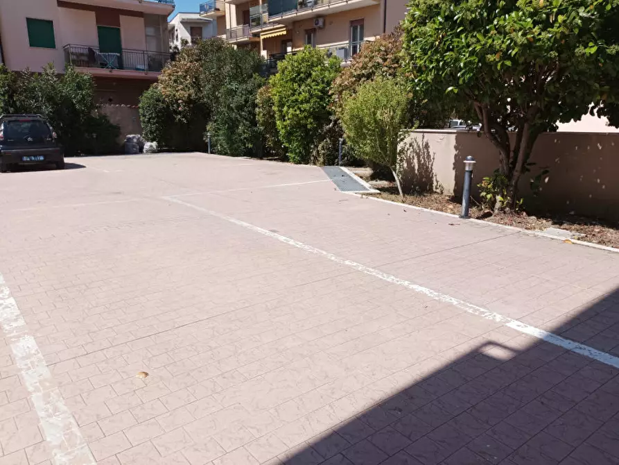Immagine 9 di Posto auto in vendita  in Via Bardet 54 a Pescara