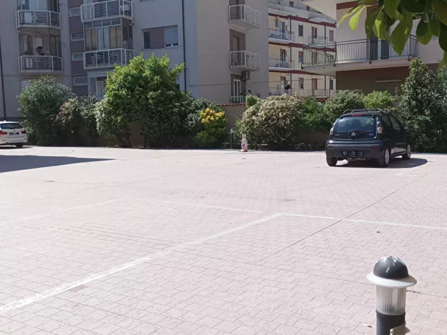 Immagine 10 di Posto auto in vendita  in Via Bardet 54 a Pescara