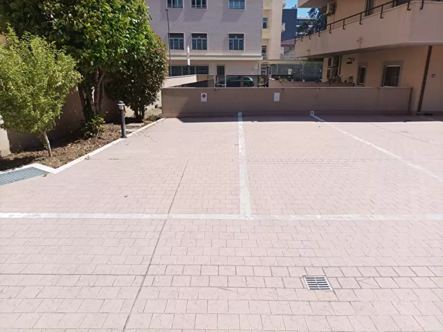 Immagine 11 di Posto auto in vendita  in Via Bardet 54 a Pescara