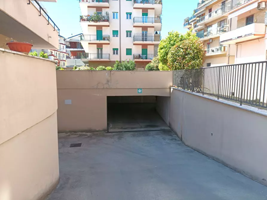 Immagine 17 di Posto auto in vendita  in Via Bardet 54 a Pescara