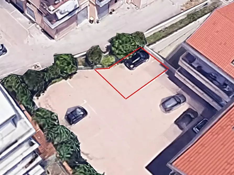 Immagine 20 di Posto auto in vendita  in Via Bardet 54 a Pescara