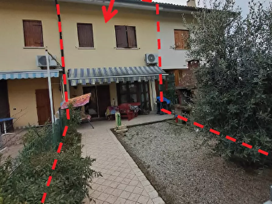 Immagine 1 di Villetta a schiera in vendita  in Via delle Corne, 17 a Valdobbiadene
