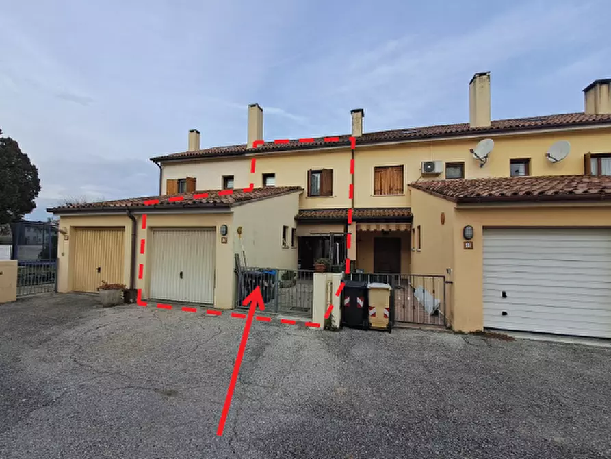 Immagine 2 di Villetta a schiera in vendita  in Via delle Corne, 17 a Valdobbiadene