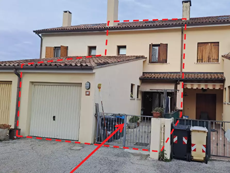 Immagine 3 di Villetta a schiera in vendita  in Via delle Corne, 17 a Valdobbiadene