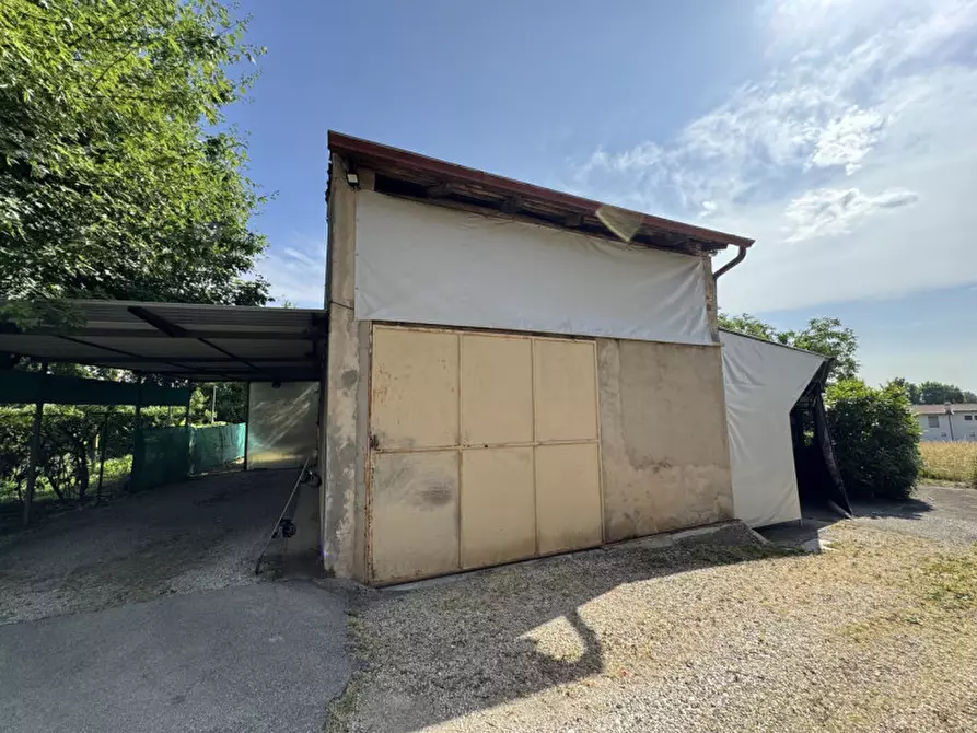 Immagine 5 di Magazzino in vendita  in Via Fogazzaro a Sarcedo