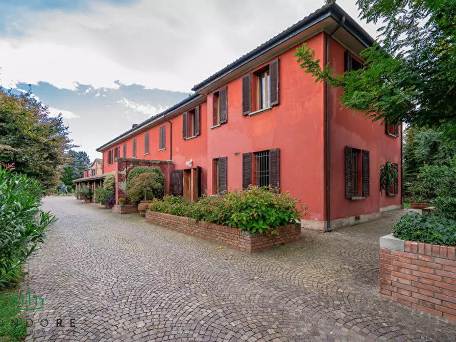 Immagine 4 di Villa in vendita  in via Stradelli Guelfi a Castel San Pietro Terme