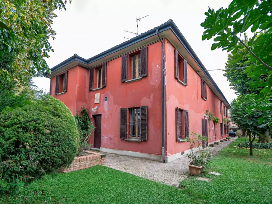 Immagine 5 di Villa in vendita  in via Stradelli Guelfi a Castel San Pietro Terme