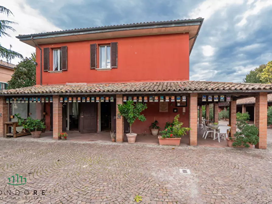 Immagine 6 di Villa in vendita  in via Stradelli Guelfi a Castel San Pietro Terme