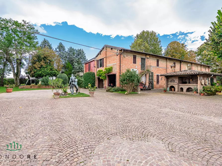 Immagine 35 di Villa in vendita  in via Stradelli Guelfi a Castel San Pietro Terme