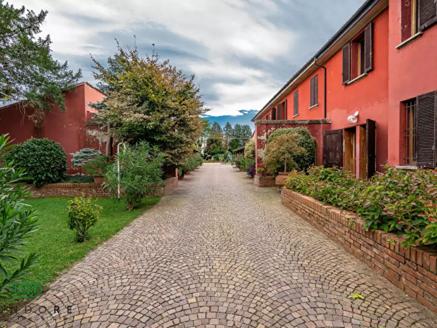 Immagine 40 di Villa in vendita  in via Stradelli Guelfi a Castel San Pietro Terme