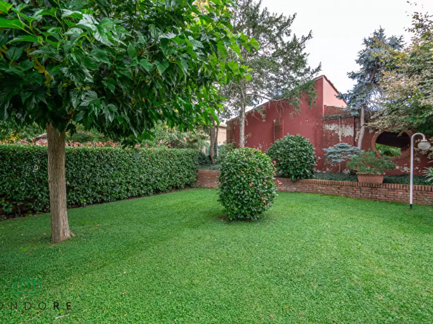 Immagine 43 di Villa in vendita  in via Stradelli Guelfi a Castel San Pietro Terme