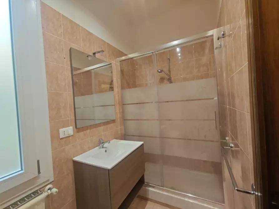 Immagine 19 di Camera in affitto  in Via Valdonica a Bologna