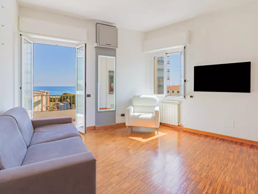 Immagine 9 di Appartamento in vendita  in Via Cilea a Savona
