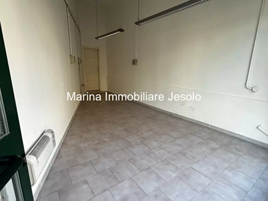 Immagine 3 di Negozio in affitto  in Via Gaetano Costantini a Vicenza