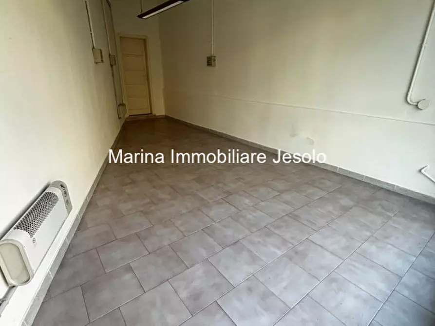Immagine 5 di Negozio in affitto  in Via Gaetano Costantini a Vicenza