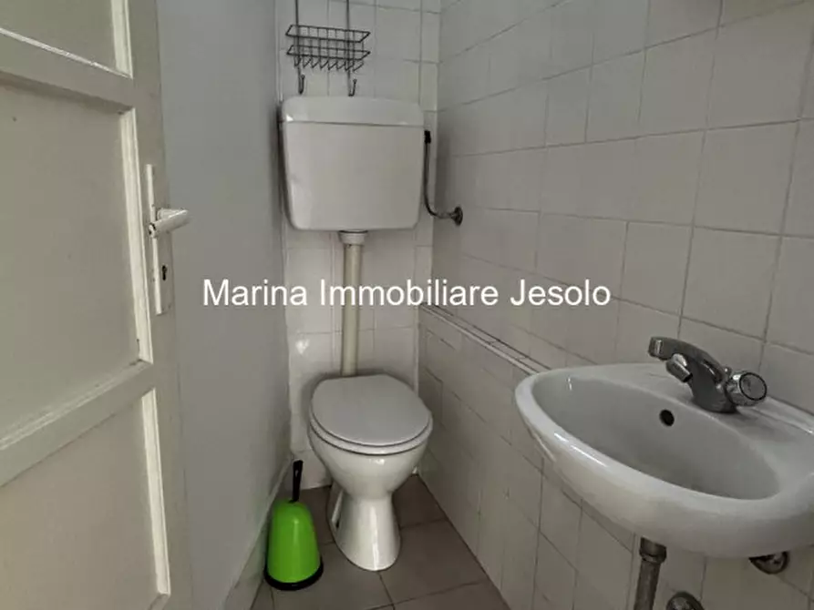 Immagine 6 di Negozio in affitto  in Via Gaetano Costantini a Vicenza