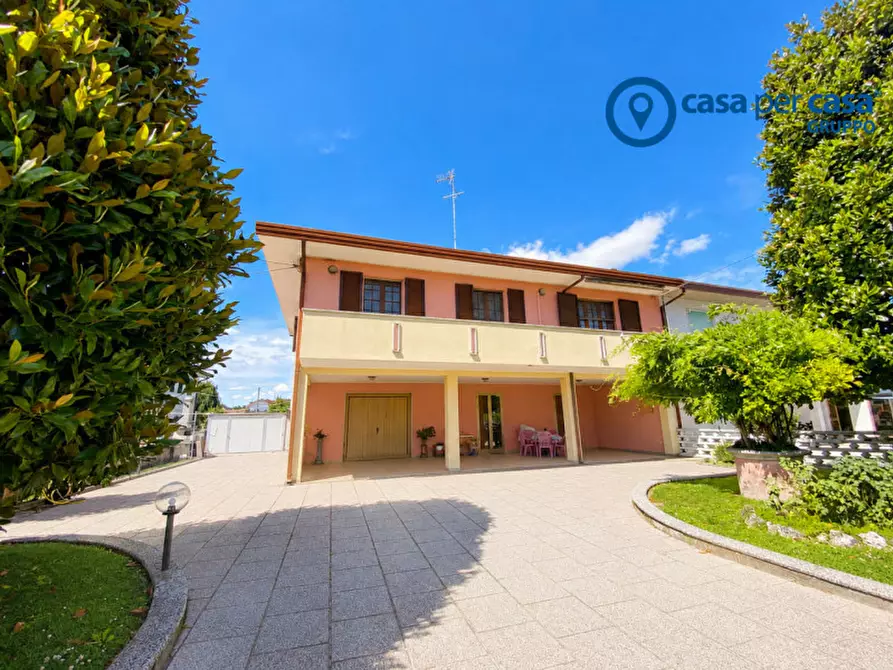 Immagine 1 di Casa bifamiliare in vendita  in Via Treviso a Taglio Di Po