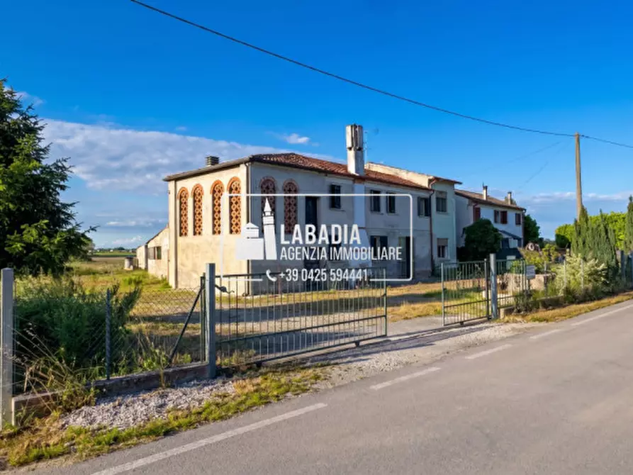 Immagine 1 di Casa indipendente in vendita  in Via Madonnina 1514 a Giacciano Con Baruchella