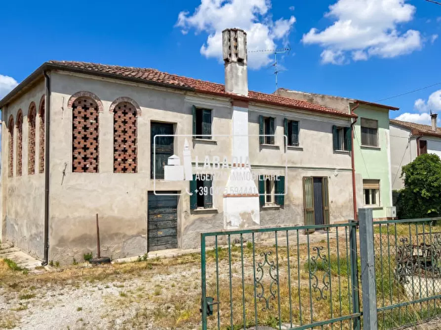 Immagine 9 di Casa indipendente in vendita  in Via Madonnina 1514 a Giacciano Con Baruchella