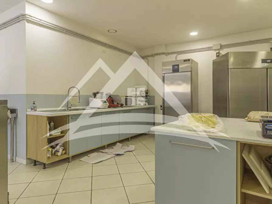 Immagine 17 di Attività commerciale in vendita  in Piazza Garibaldi, 14 A a Porto Torres