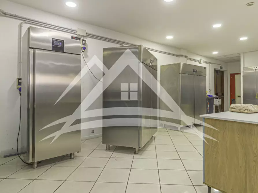 Immagine 18 di Attività commerciale in vendita  in Piazza Garibaldi, 14 A a Porto Torres