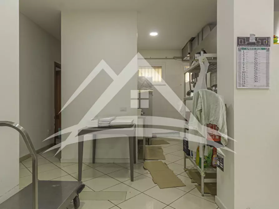 Immagine 19 di Attività commerciale in vendita  in Piazza Garibaldi, 14 A a Porto Torres