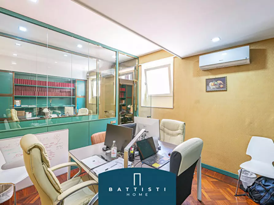 Immagine 21 di Ufficio in vendita  in Via di San Giacomo a Roma