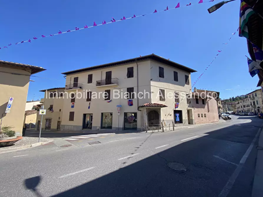 Immagine 2 di Negozio in affitto  in Via Della Nave a Rovezzano 2 a Bagno A Ripoli
