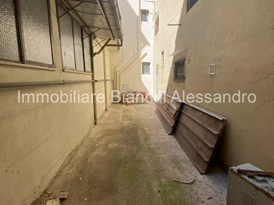 Immagine 9 di Negozio in affitto  in Via Della Nave a Rovezzano 2 a Bagno A Ripoli