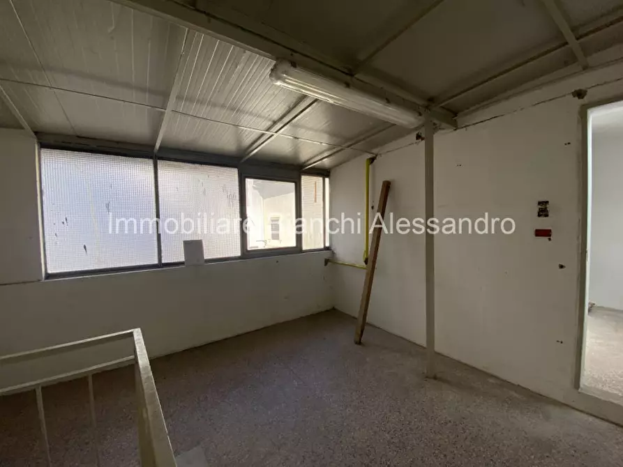 Immagine 12 di Negozio in affitto  in Via Della Nave a Rovezzano 2 a Bagno A Ripoli