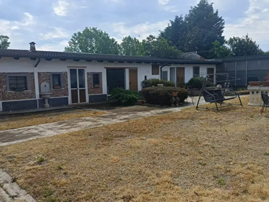 Immagine 6 di Casa bifamiliare in vendita  in Cantone Chiesa 98 a Casale Monferrato