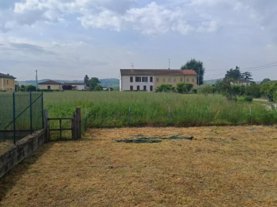 Immagine 8 di Casa bifamiliare in vendita  in Cantone Chiesa 98 a Casale Monferrato